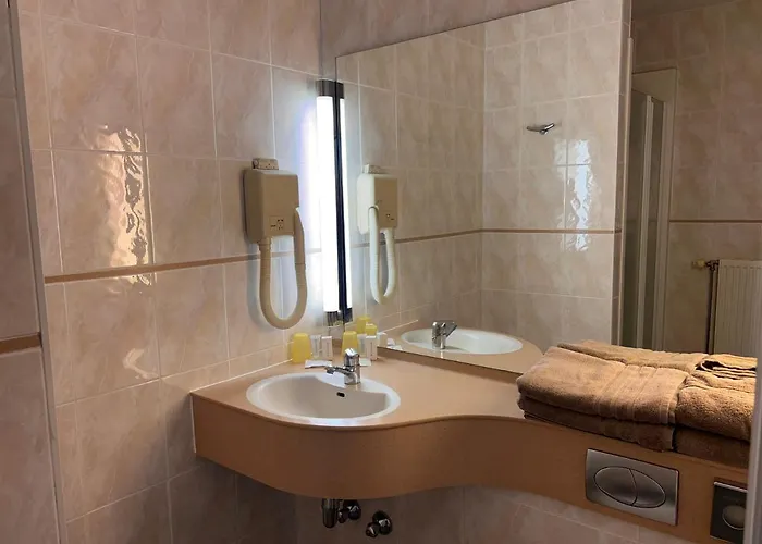 肯特拉尔酒店 德哈恩